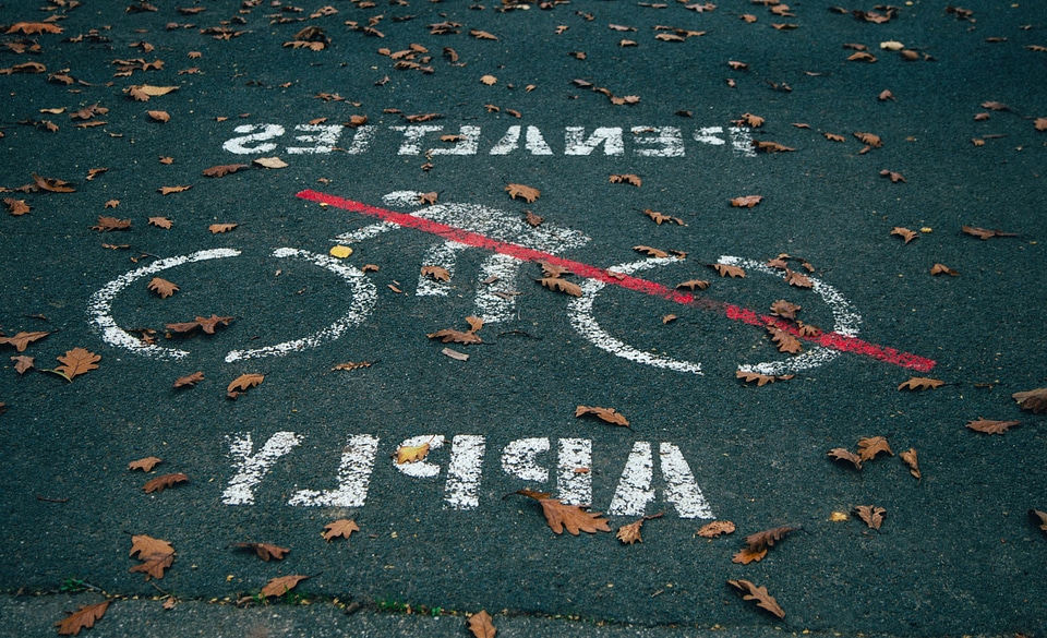 Asphalt leaf signage