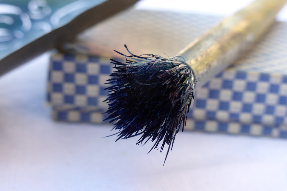Fibers violet bristles