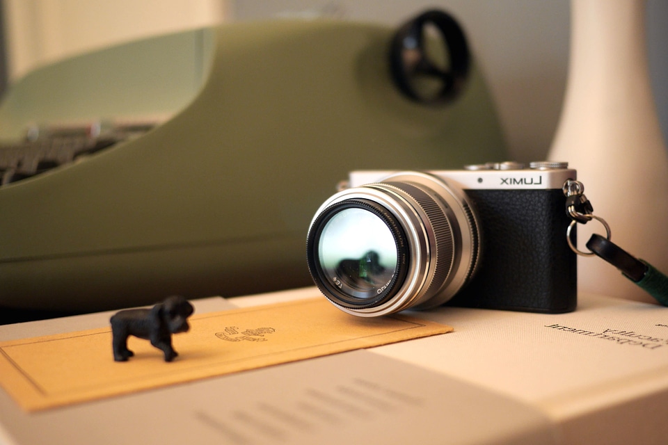 Camera carton lens