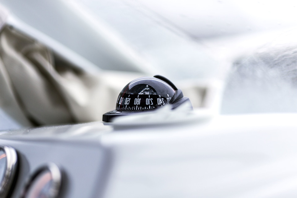 Black compass focus
