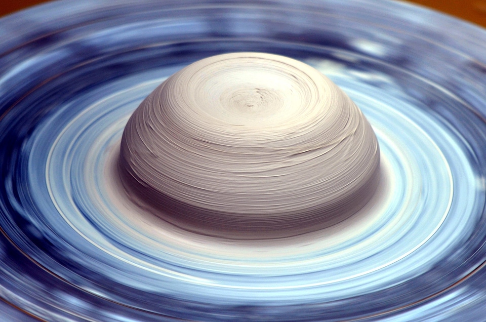Beautiful Photo pottery spinning