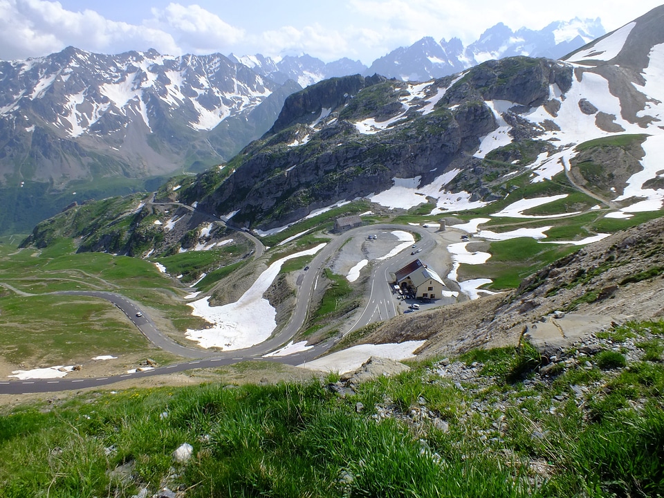 Alps kurvem france mountains