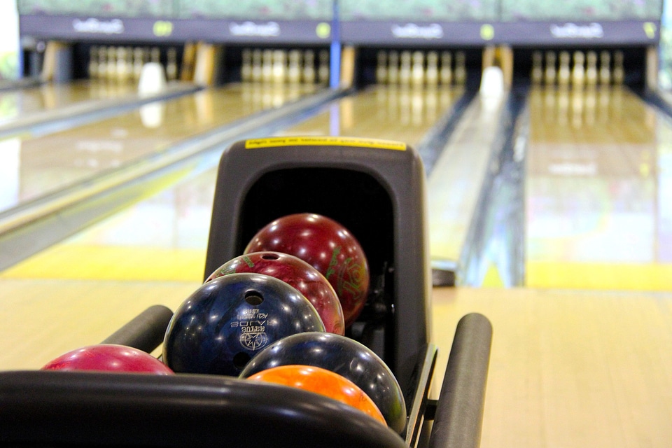 Bowling bowling ball sport