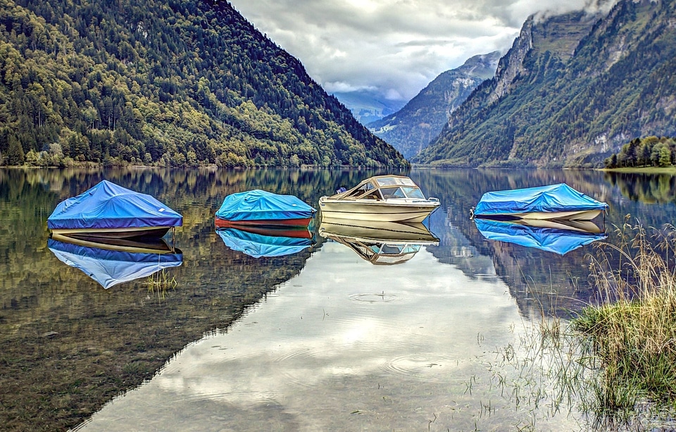 Beautiful Photo boat cloud