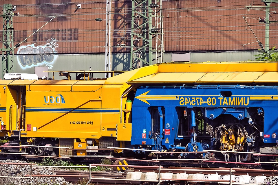 Locomotive machine maple
