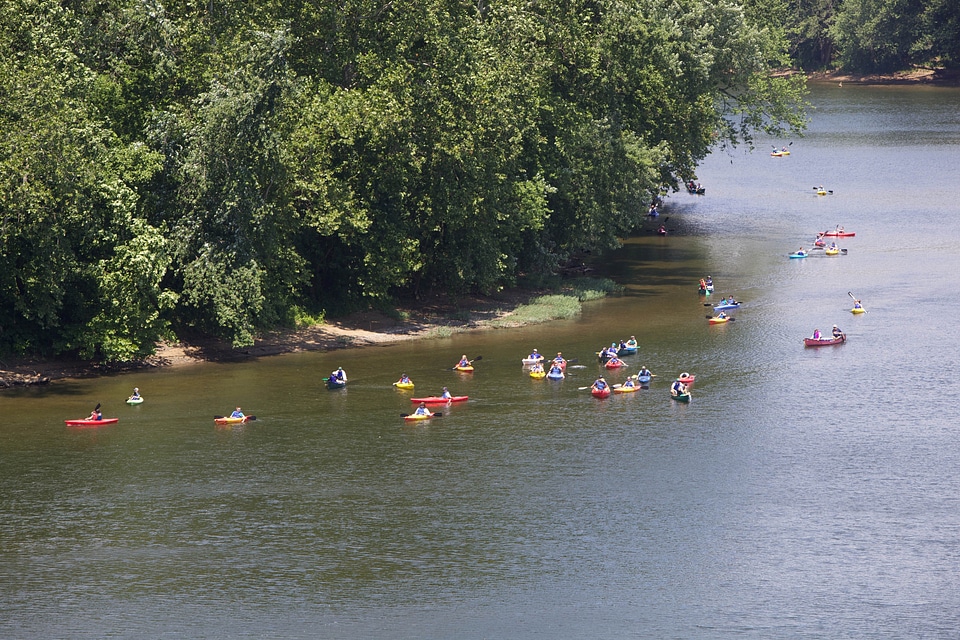Float group kayaking