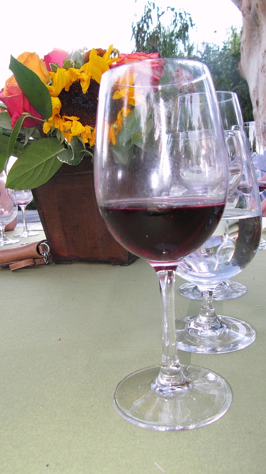 Beverage claret desk
