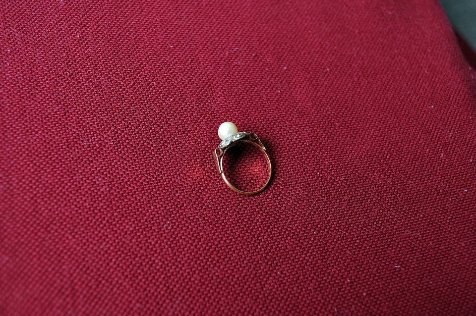 Adornment background red