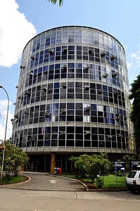 Building circular glass