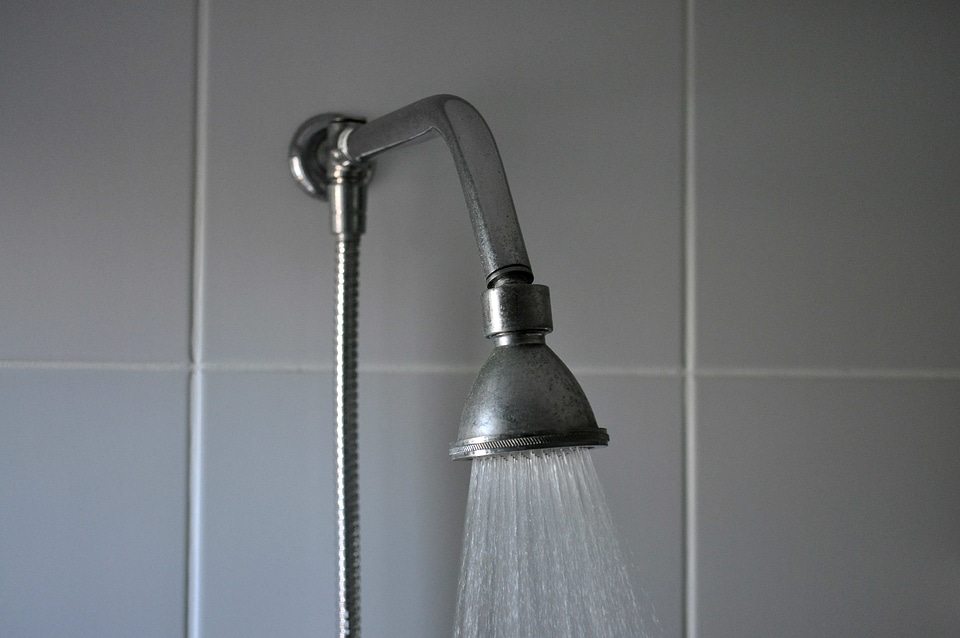 Bath hot water maple