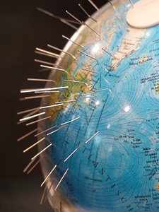 North pole south pole earth magnet