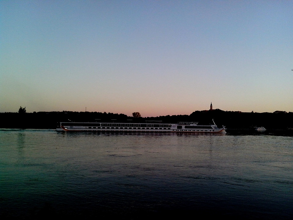 Post river tourist
