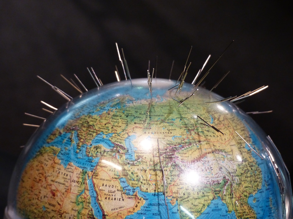 North pole south pole earth magnet