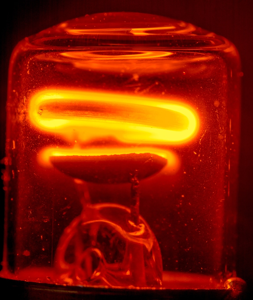 Glow filament glow wire
