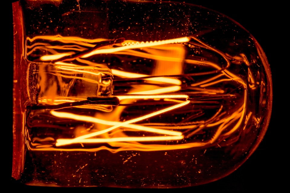 Glow filament glow wire