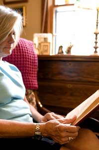 Empty grandmother novel