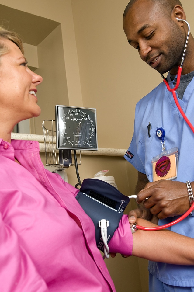 Law sphygmomanometer superior