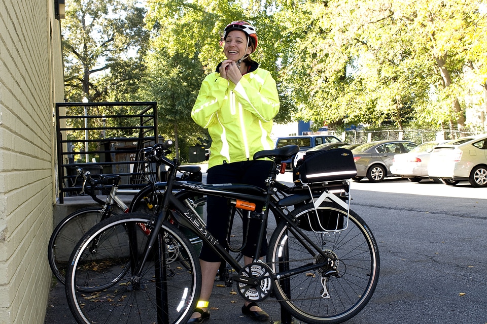 Adjusting assurance helmet