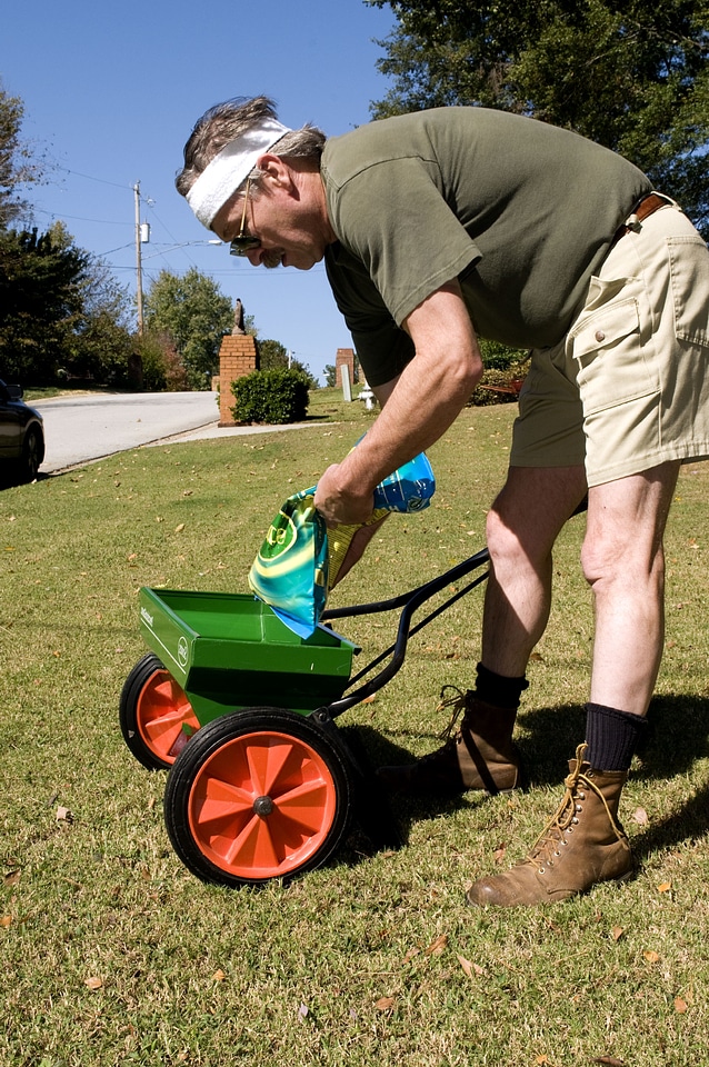 Dispenser fertilizer filling