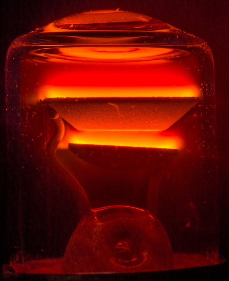 Glow filament glow wire
