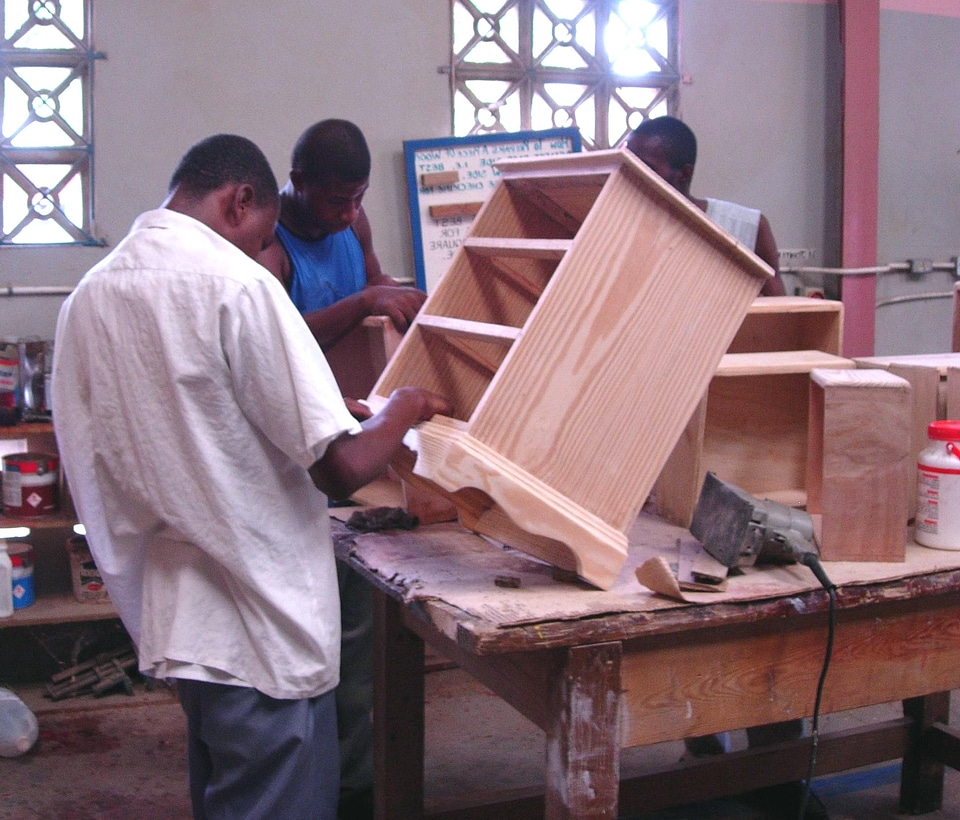 Building employment gain