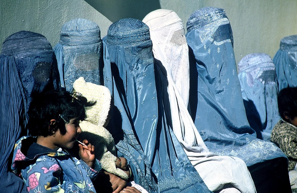 Afghanistan group woman