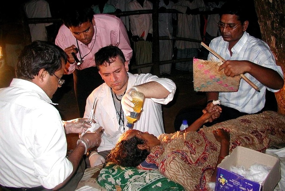 Bangladesh doctor offering