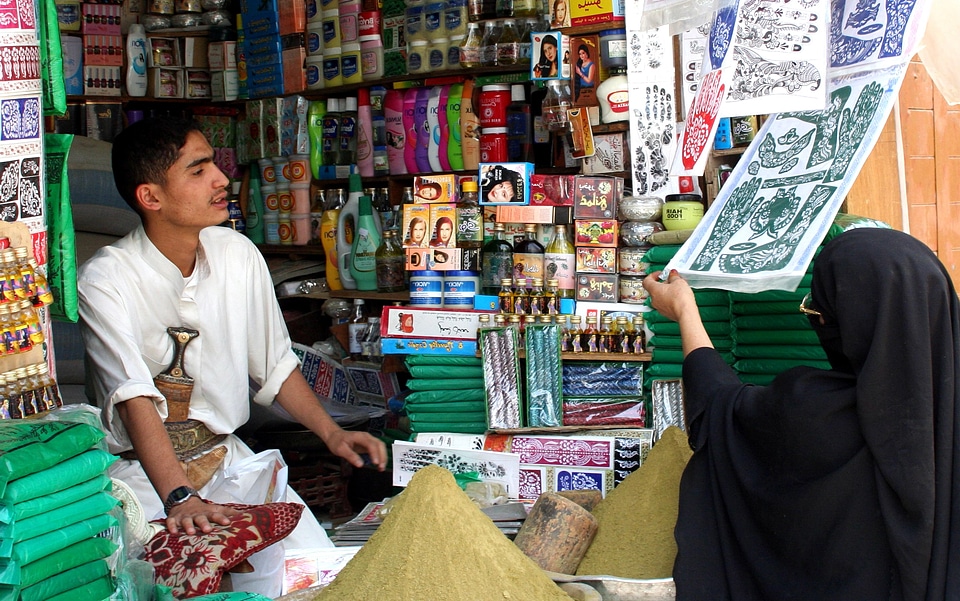 Husband market stand photo