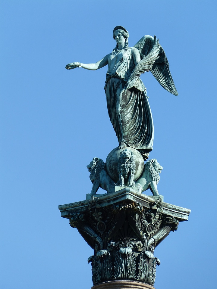 Wing bronze statue monument