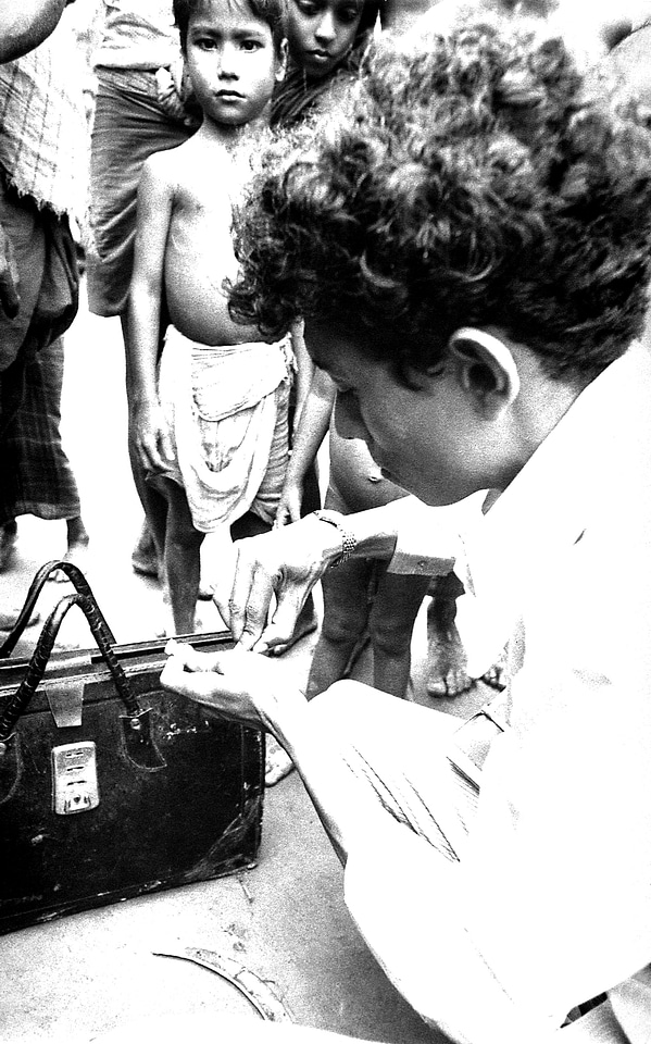 Smallpox vaccine volunteer