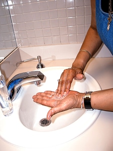 Bandage female handling
