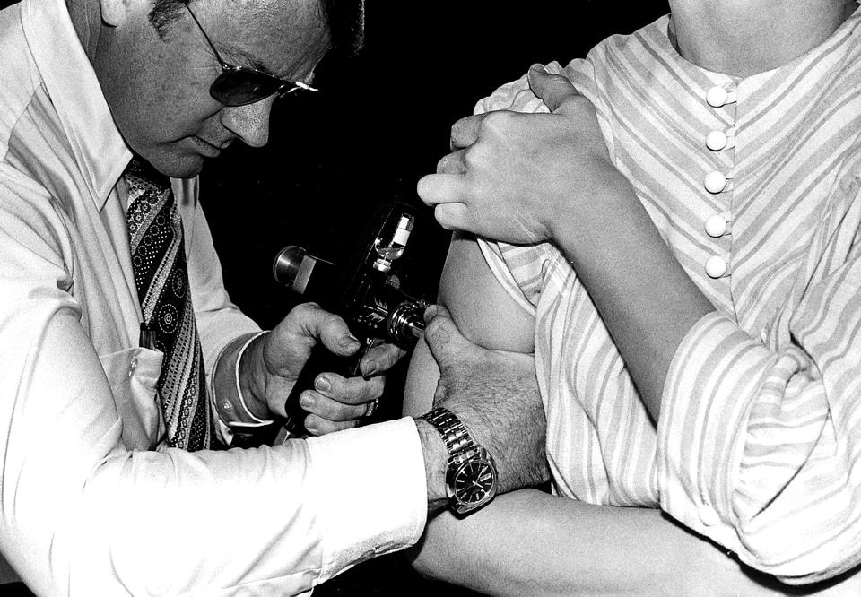Adult bell injector