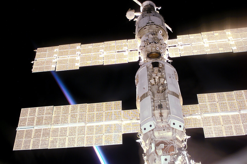 Space station supply vehicle service module