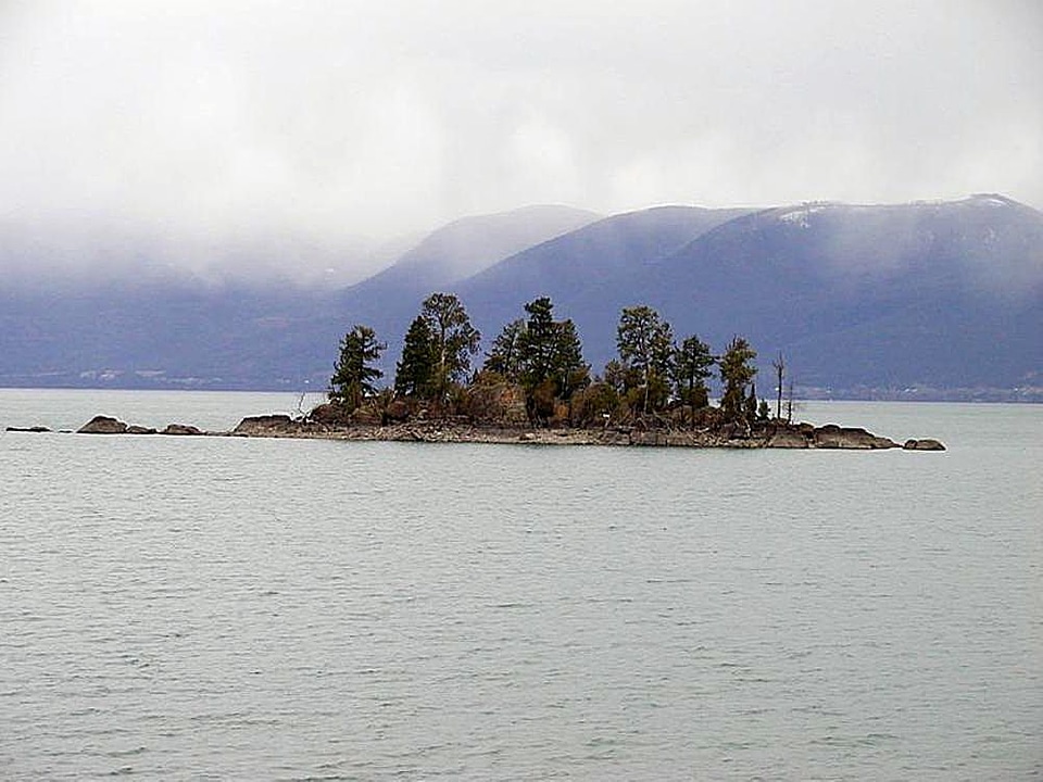 Cloudy lakes 