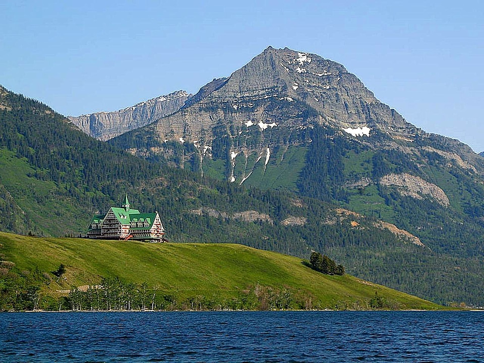 Domestic hotel lakes