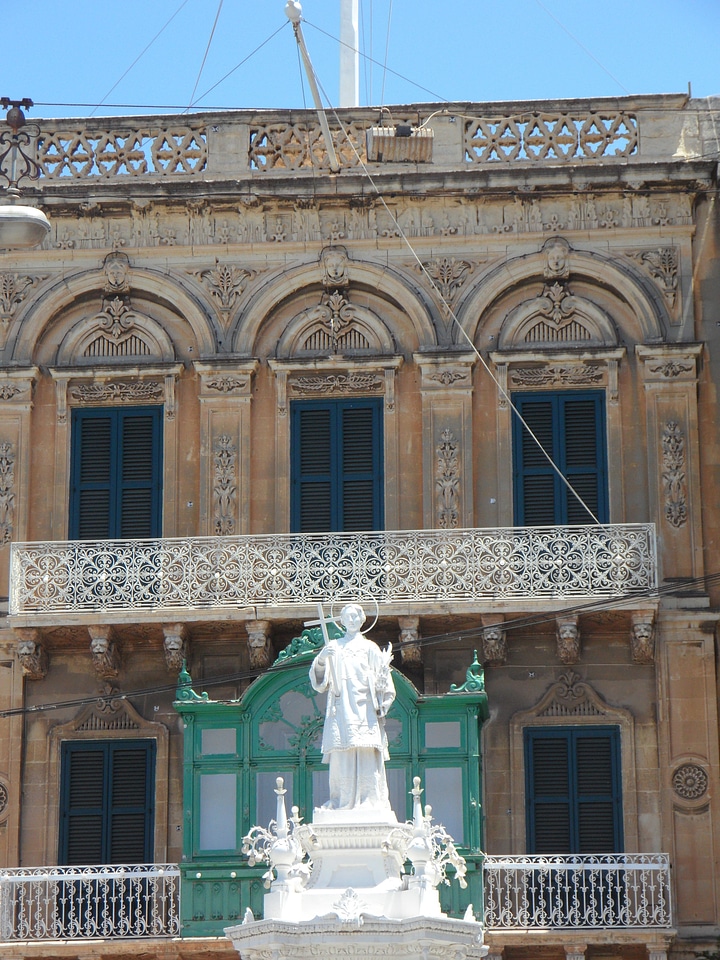 Malta architecture patron saint