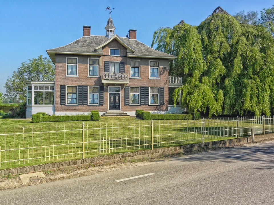 Architecture residence road