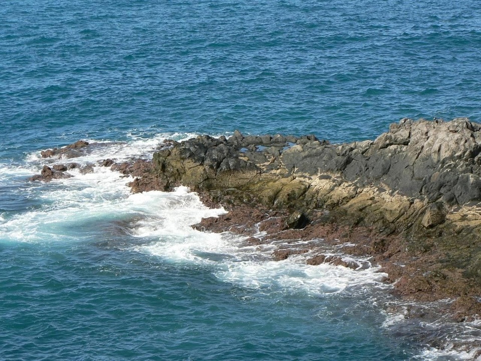 Mare shoreline water photo