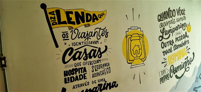 Parede do hostel Lamparina