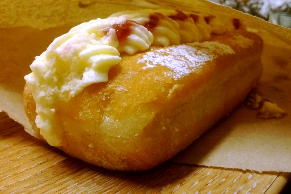 Project 365 #241: 290813 A Fine Show Of Cream