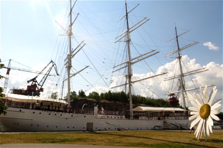 Big Tall Ship photo