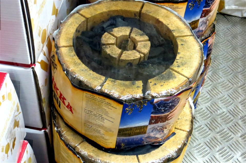 Now THAT's a disposable barbecue