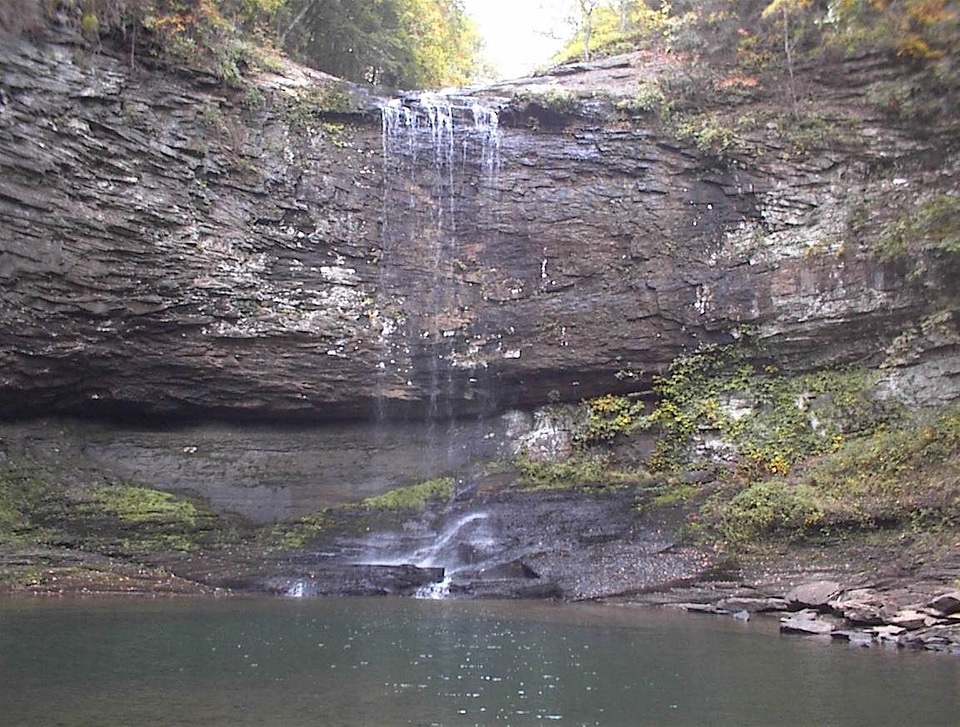 Cascade cliff pool
