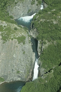 Cascade narrow nature
