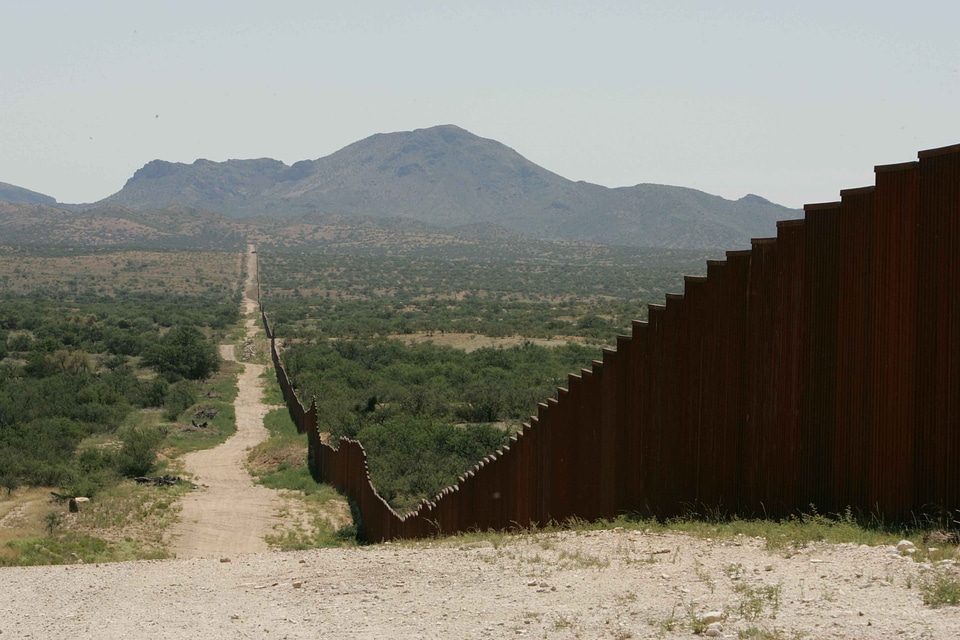 Angel border close