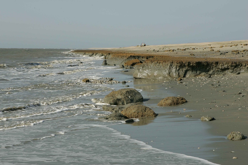 Cause erosion ocean