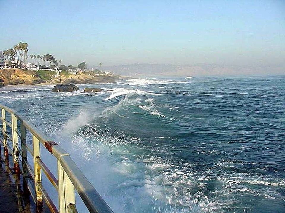 Ocean strand waves