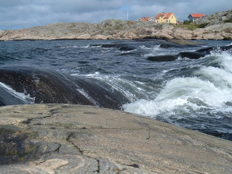 Rocks water waves