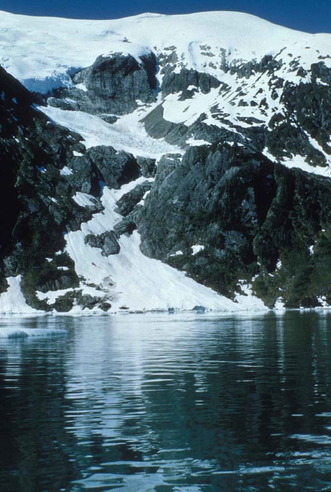 Angel glacier lake
