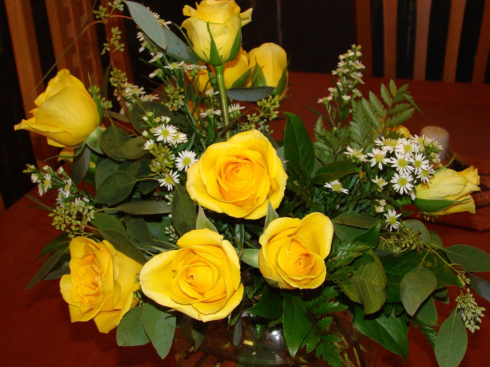 Blossoming bouquet glass